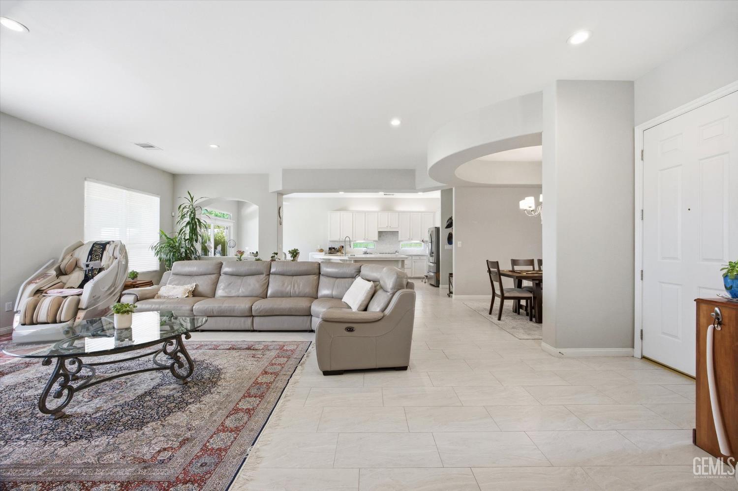 10104 Dutch Iris Drive — photo 5