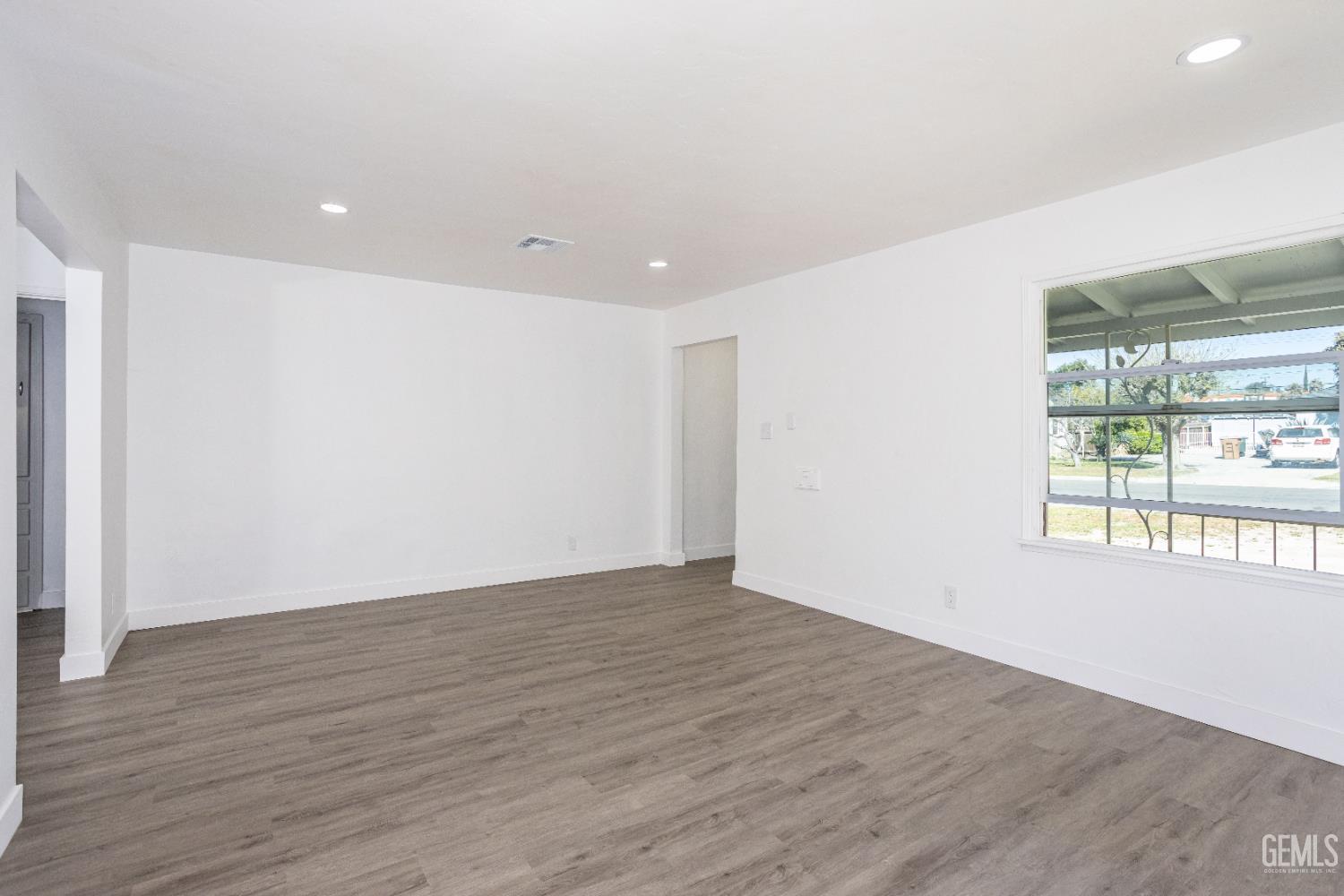 3325 Monterey Street — photo 10