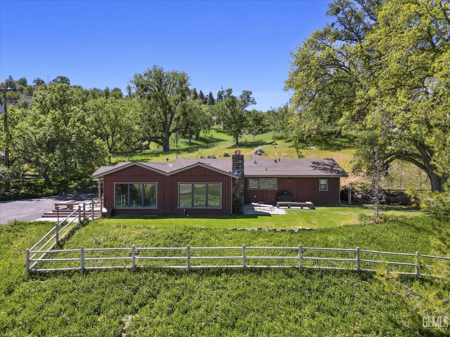 28100 Cumberland Road — photo 3