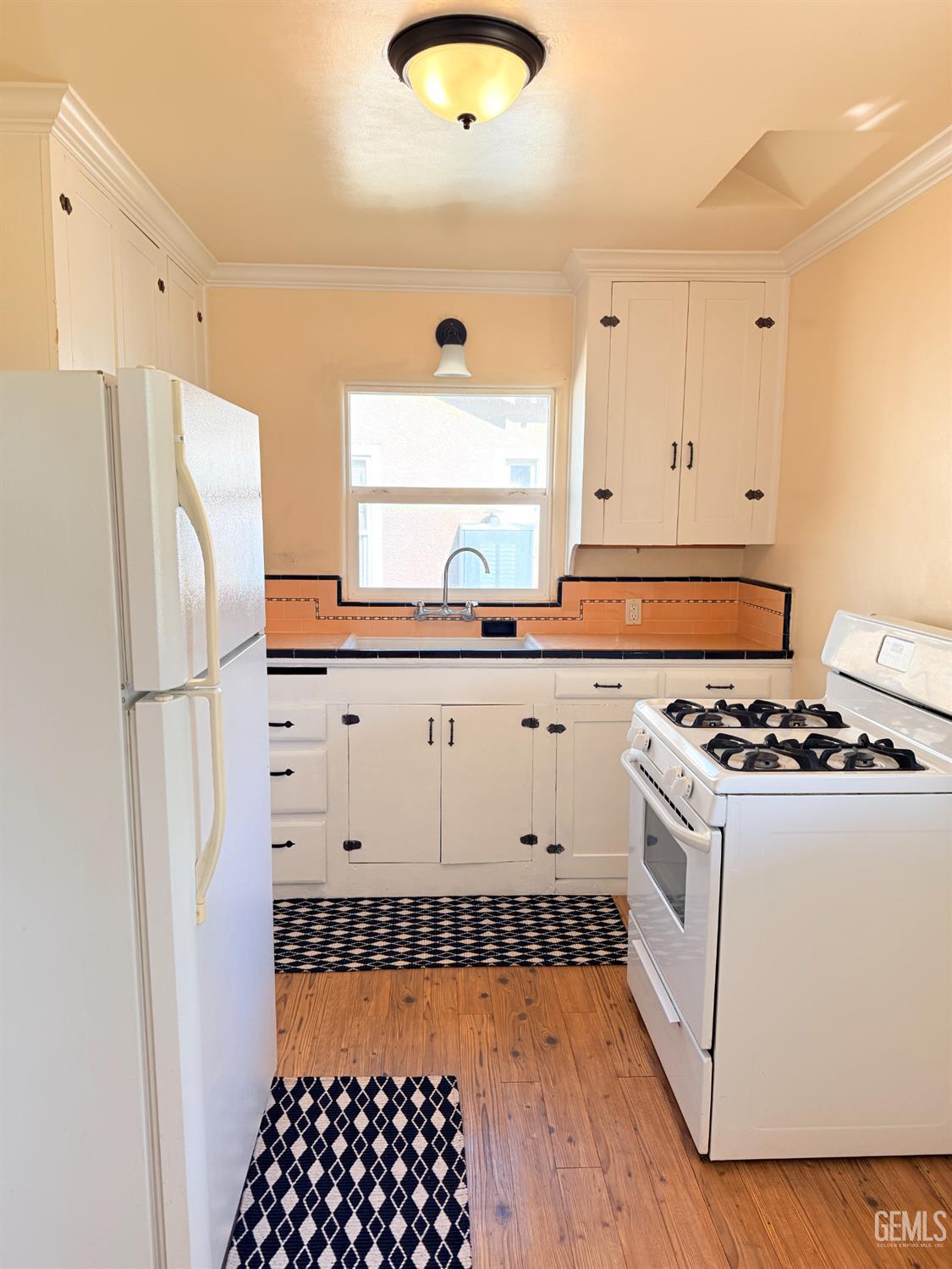 347 Francis Street — photo 8
