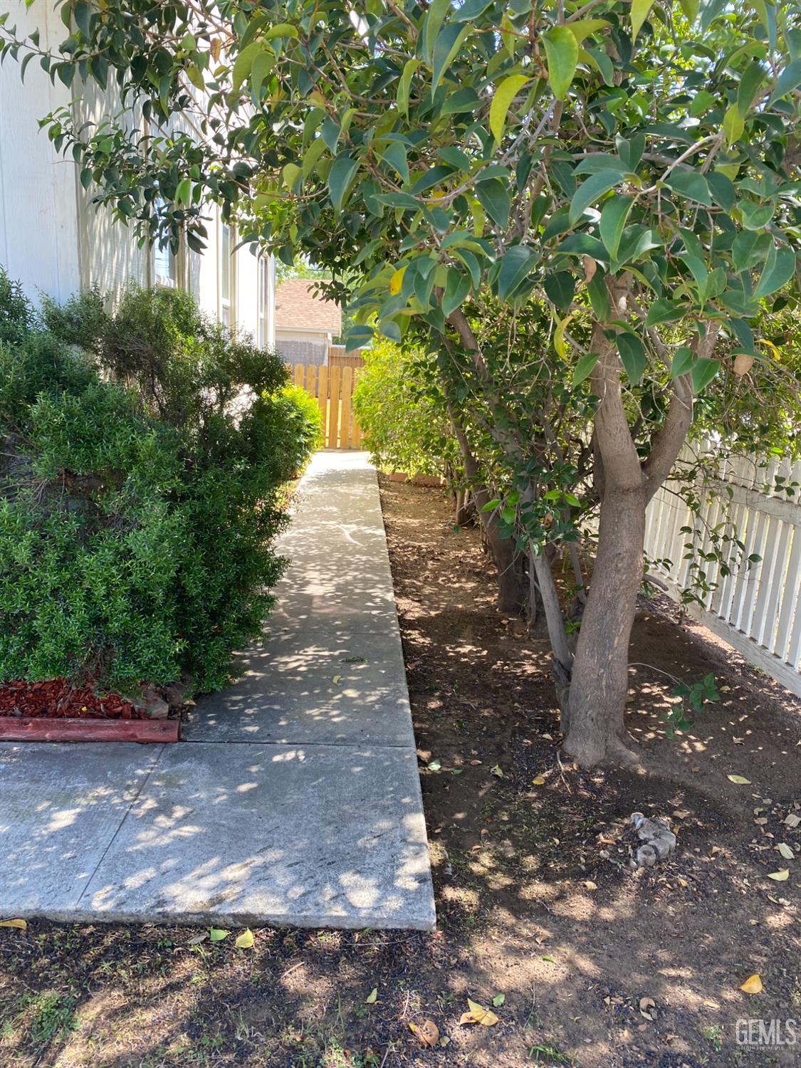 347 Francis Street — photo 5