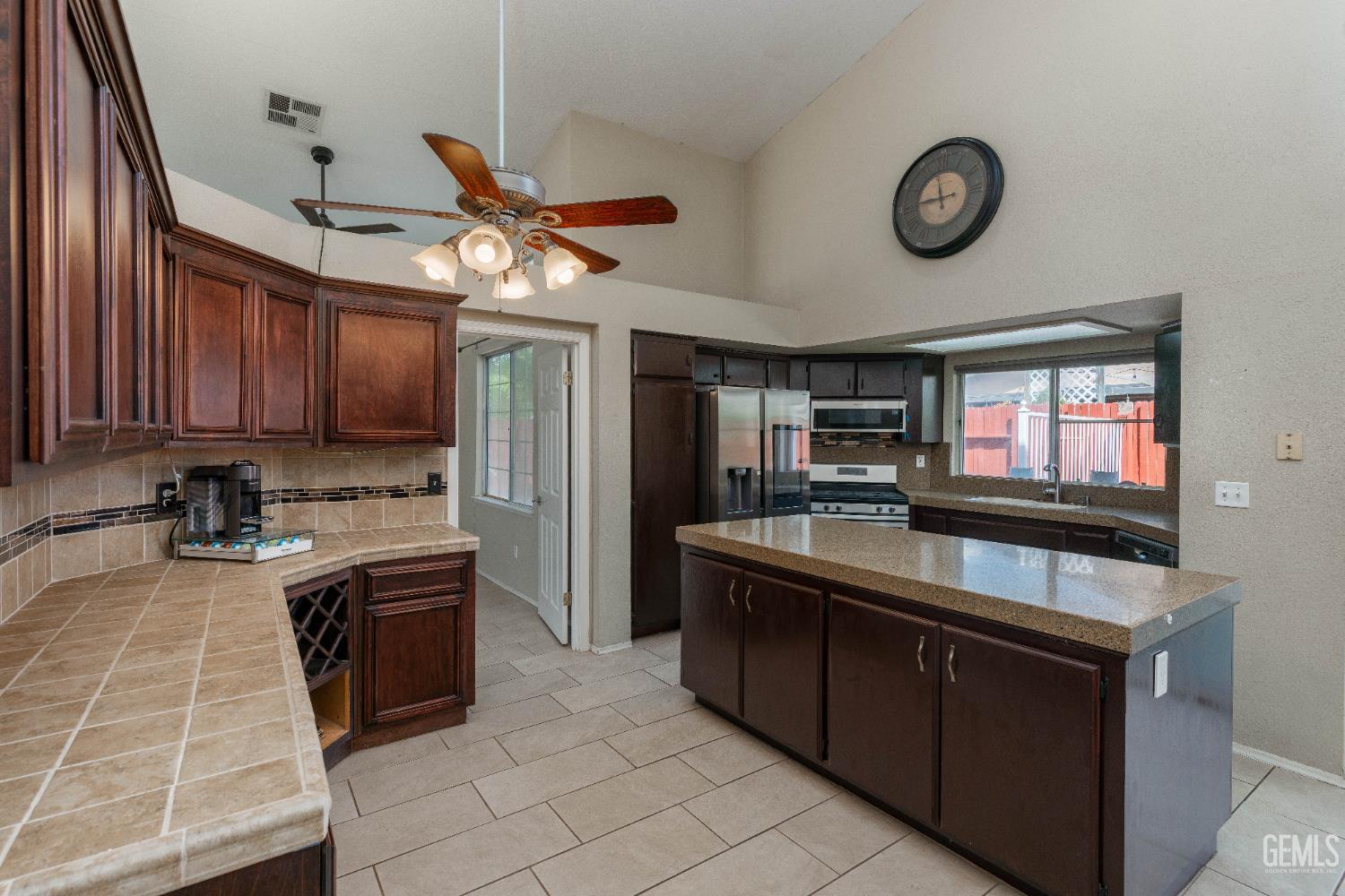 3700 Tracey Court — photo 4