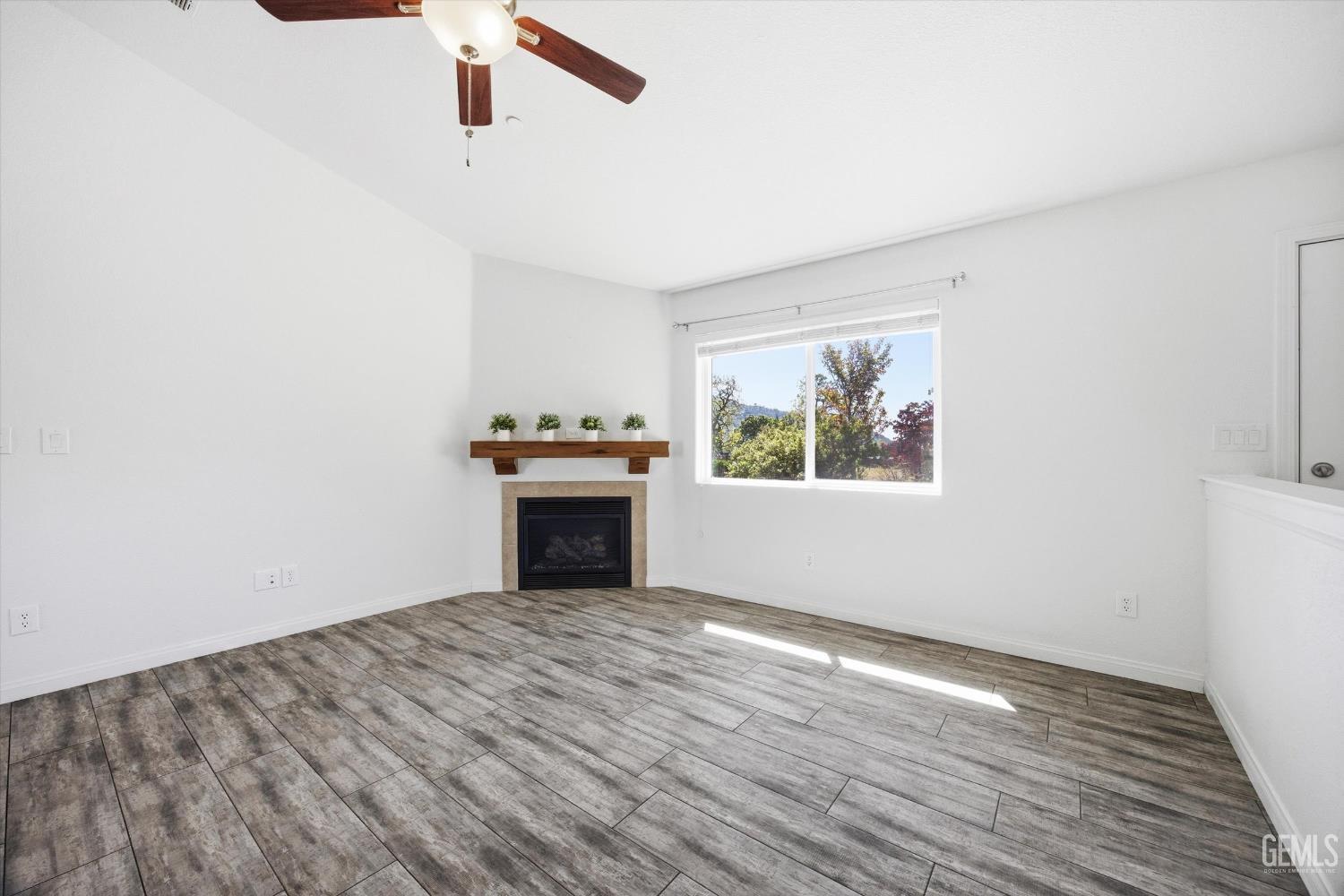18110 Churchill Street — photo 11
