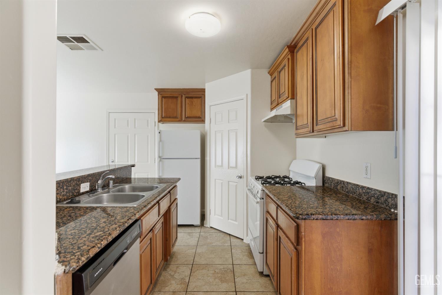 718 K Street — photo 3