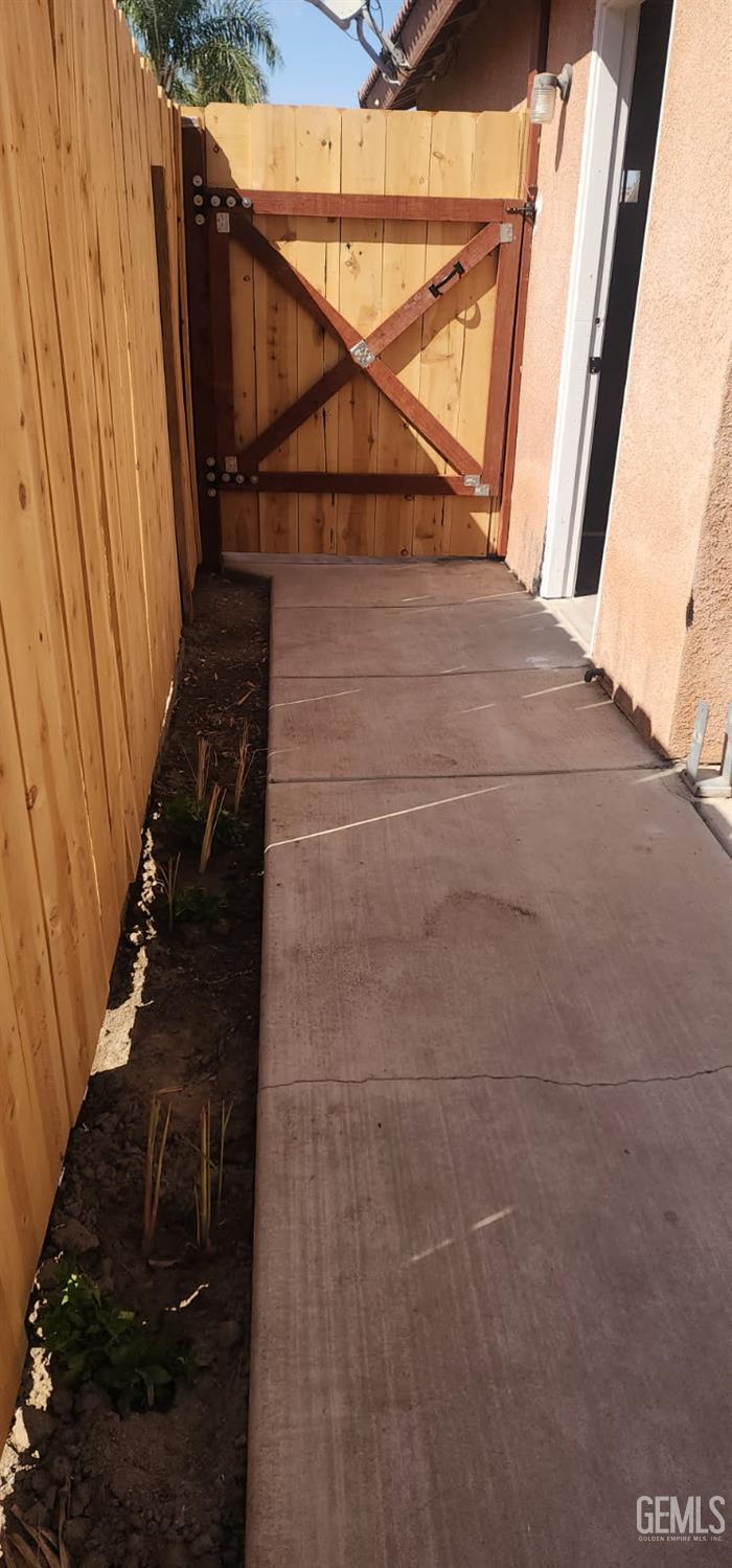 2819 Flint Hills Drive — photo 2