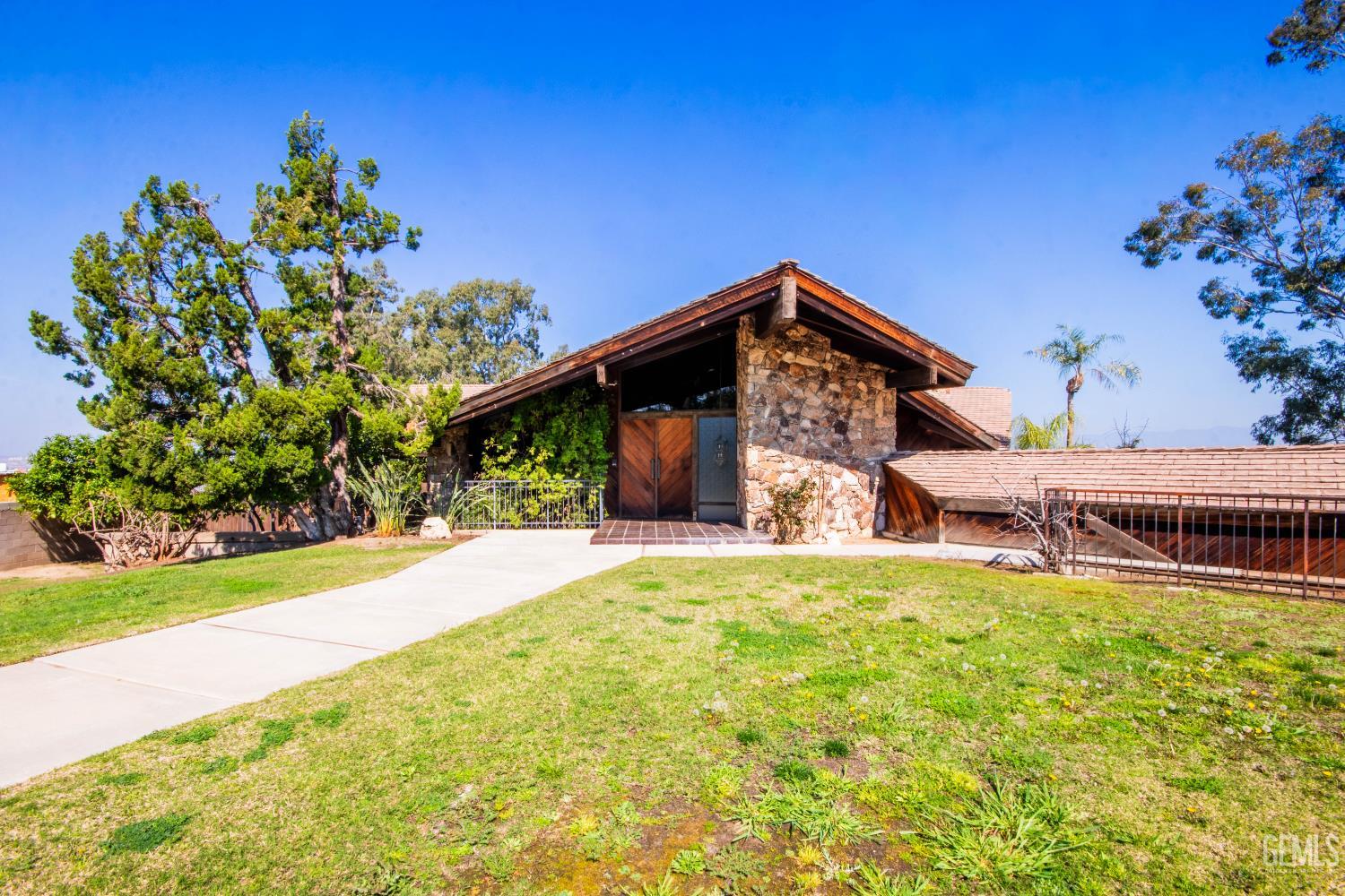 2820 Rio Vista Drive — photo 3