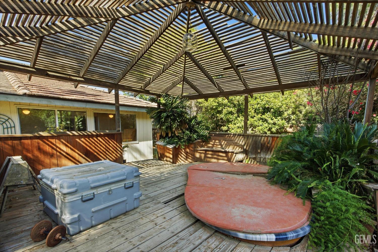 7025 Elias Avenue — photo 32