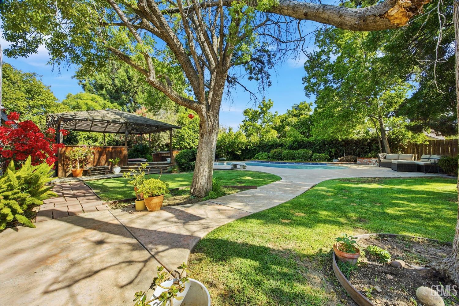 7025 Elias Avenue — photo 40