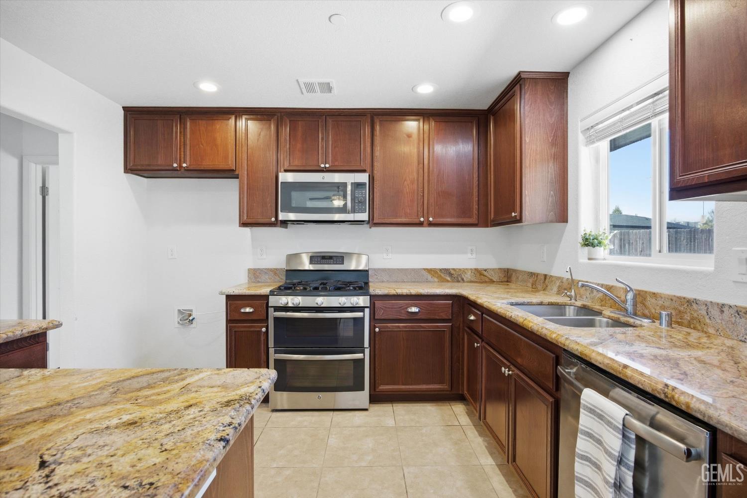 18110 Churchill Street — photo 22