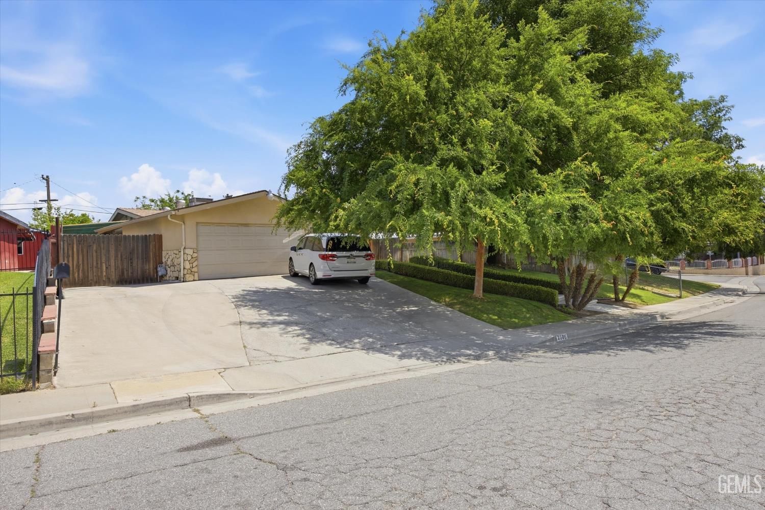 2605 Tangerine Street — photo 20