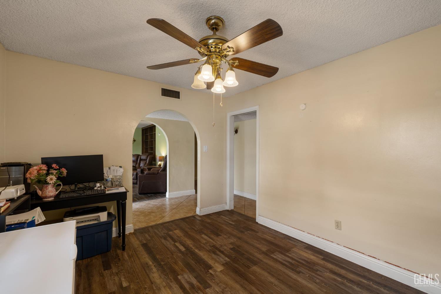 4805 Surrey Lane — photo 15