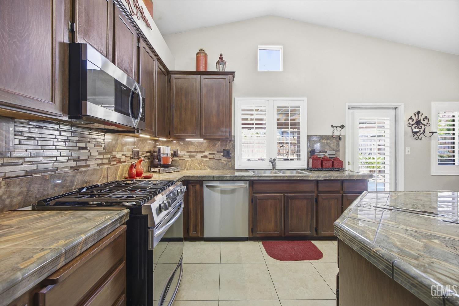 9910 Pyramid Peak Drive — photo 23