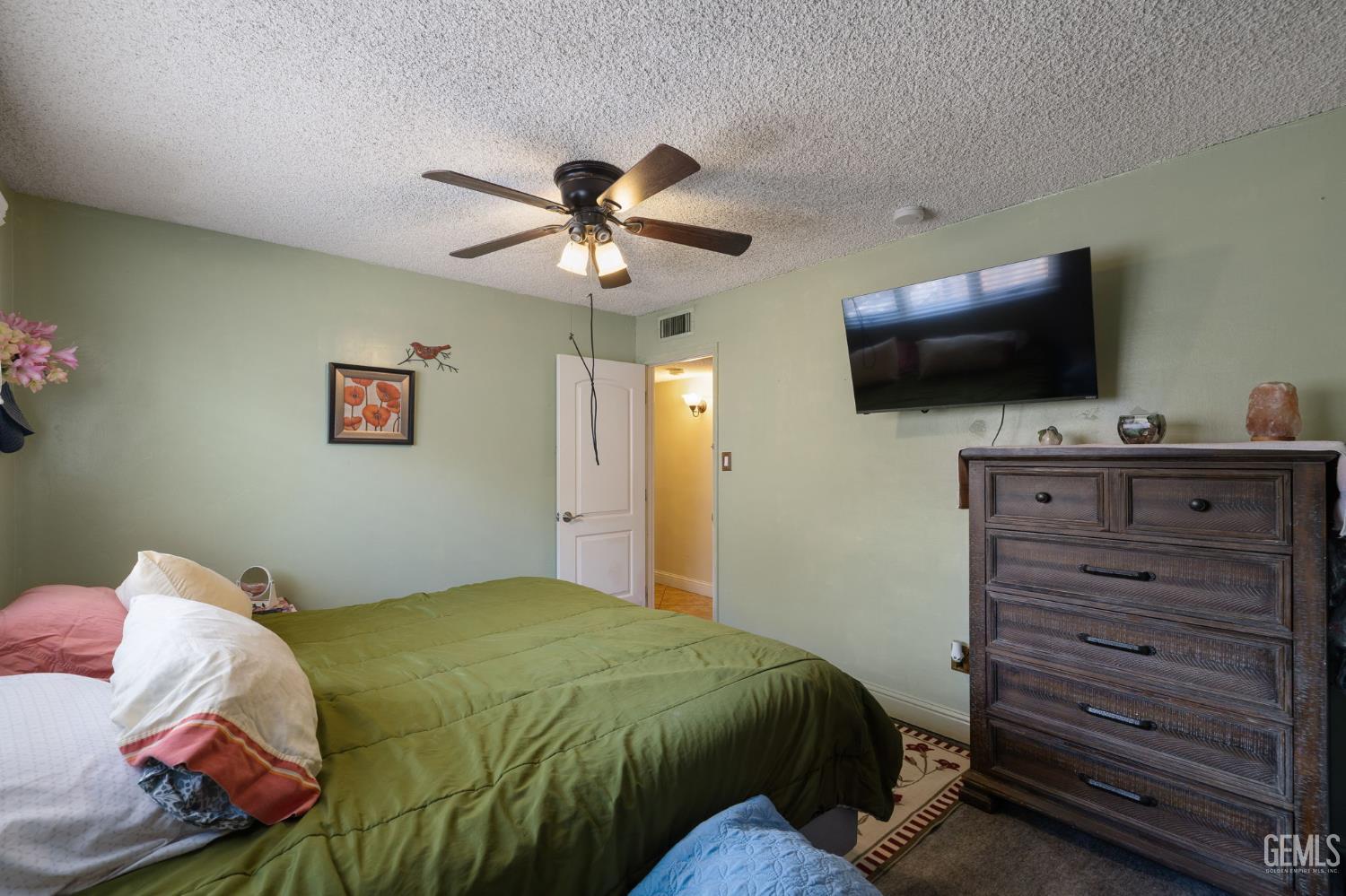 4805 Surrey Lane — photo 35