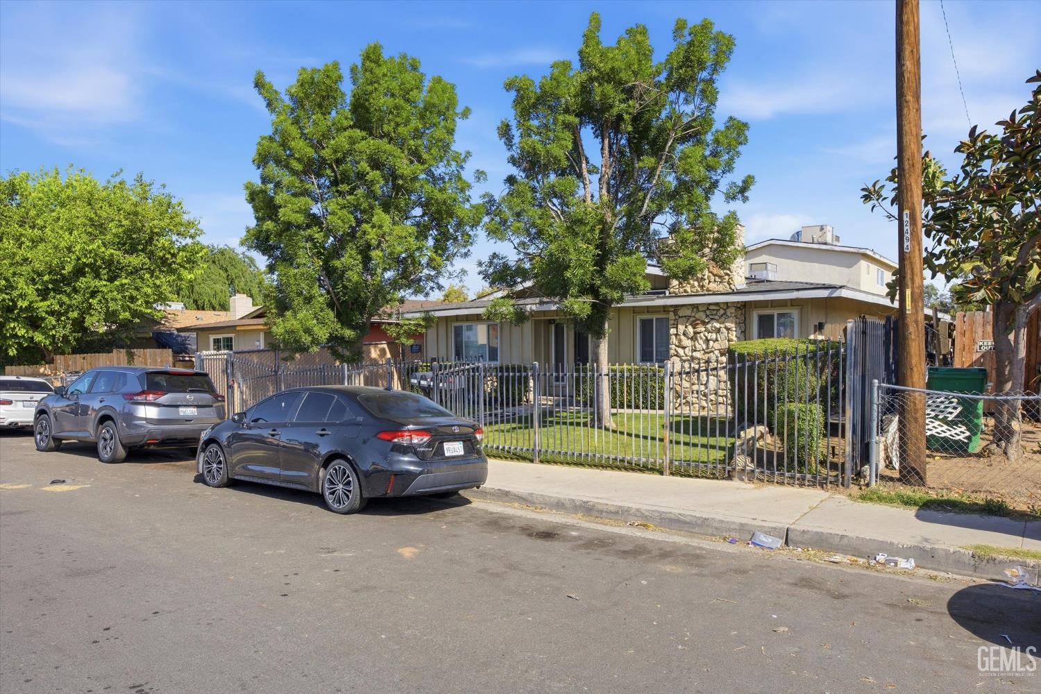 712 Knotts Street — photo 8