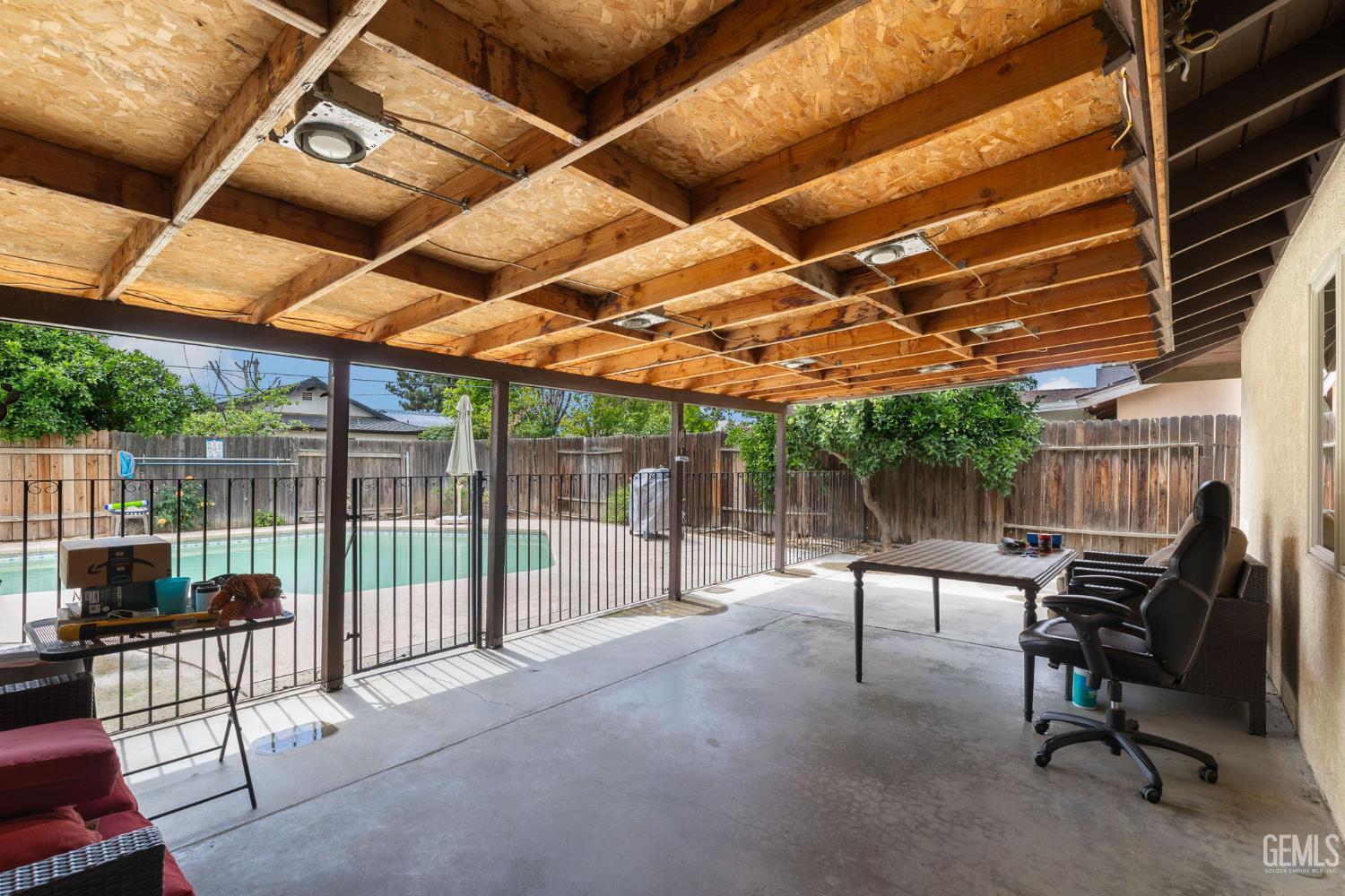 4805 Surrey Lane — photo 38