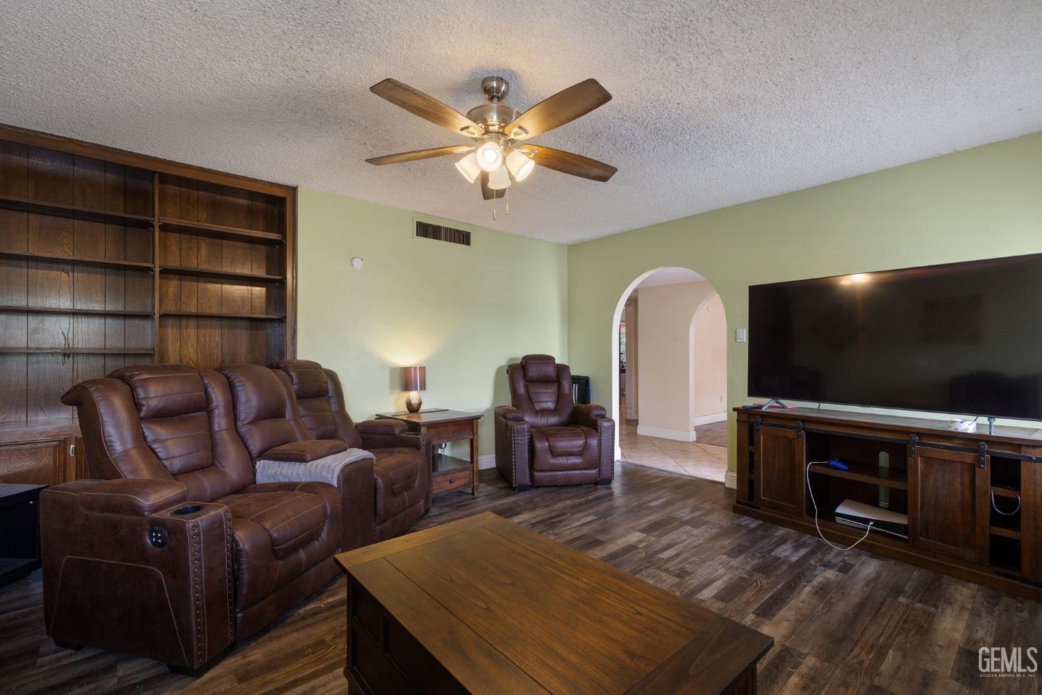 4805 Surrey Lane — photo 11