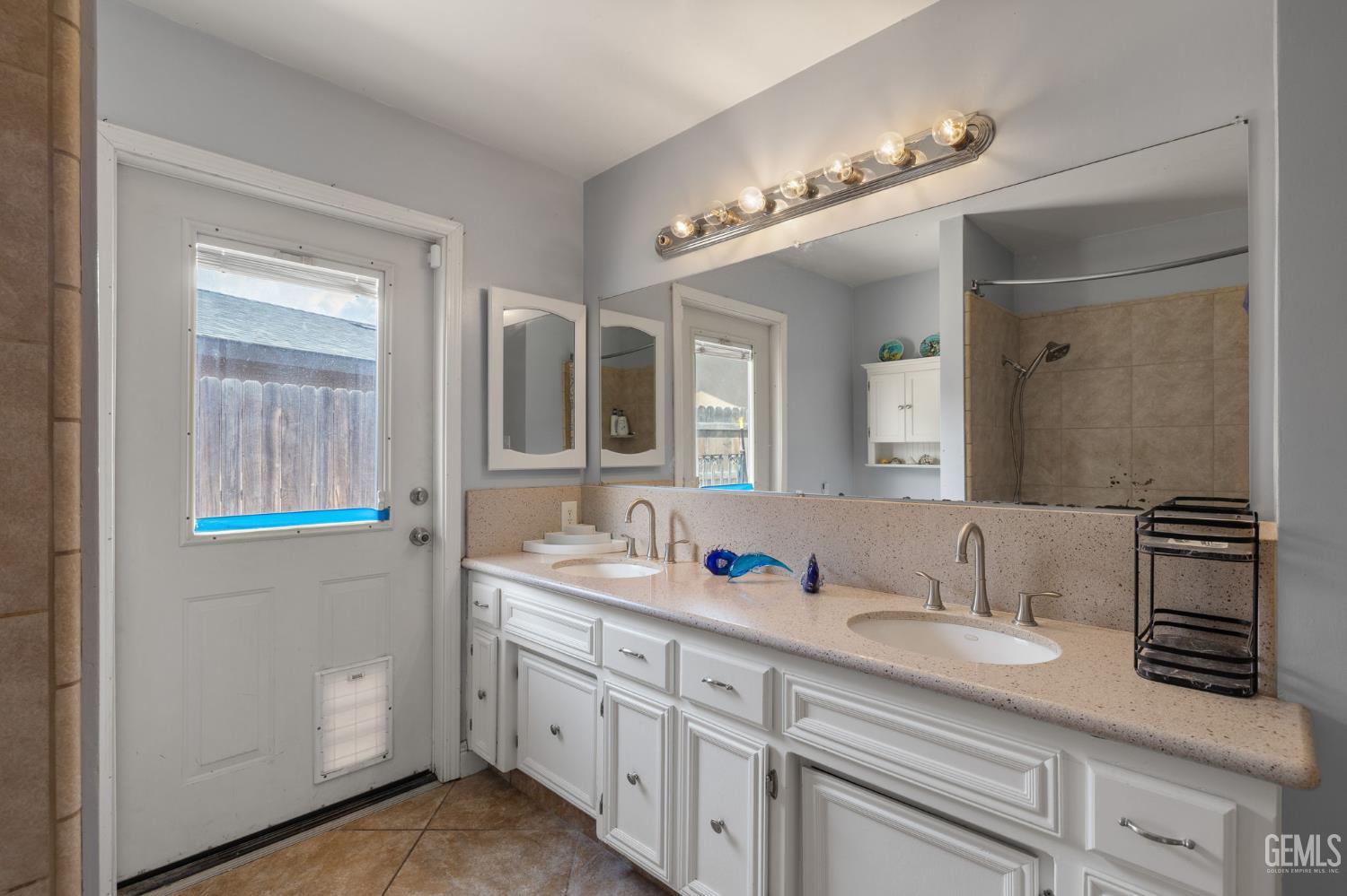 4805 Surrey Lane — photo 36
