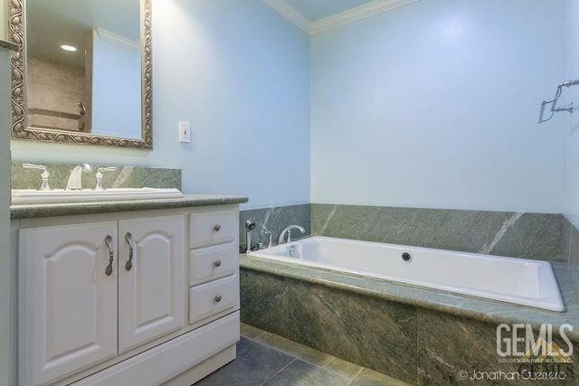 2605 Tangerine Street — photo 15