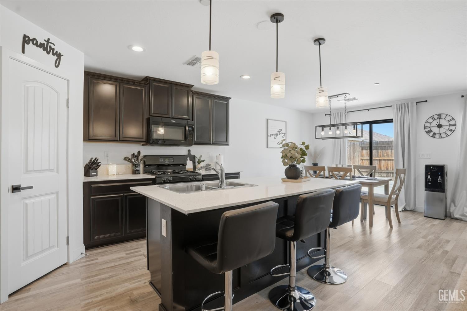 912 James Valley Court — photo 14