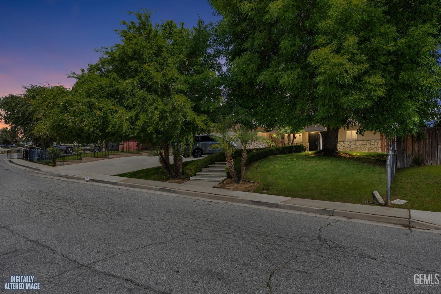 2605 Tangerine Street