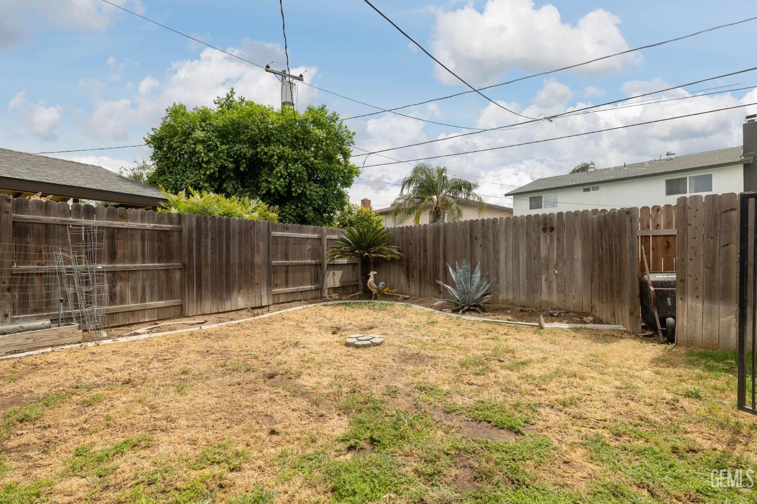 4805 Surrey Lane — photo 43