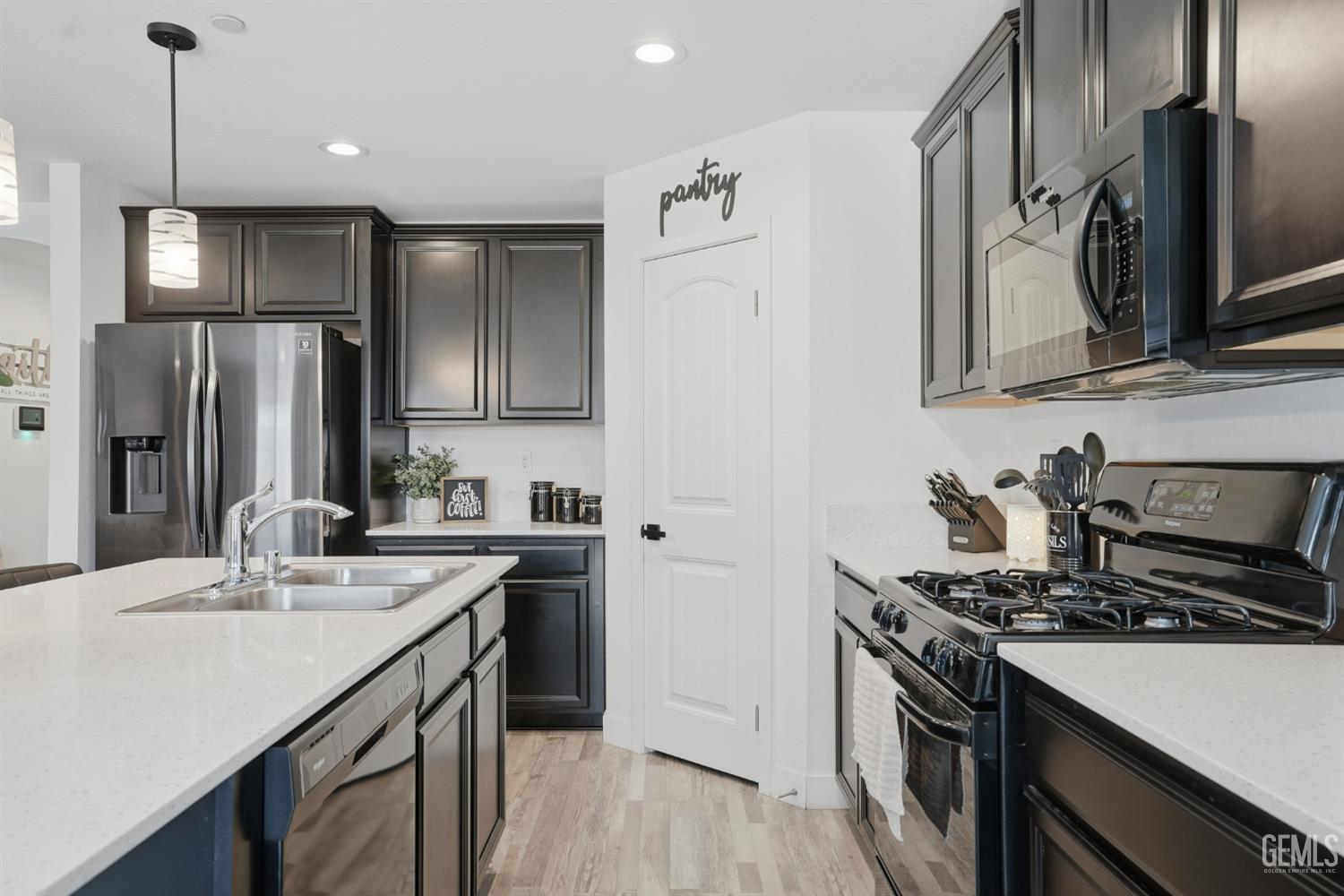 912 James Valley Court — photo 11