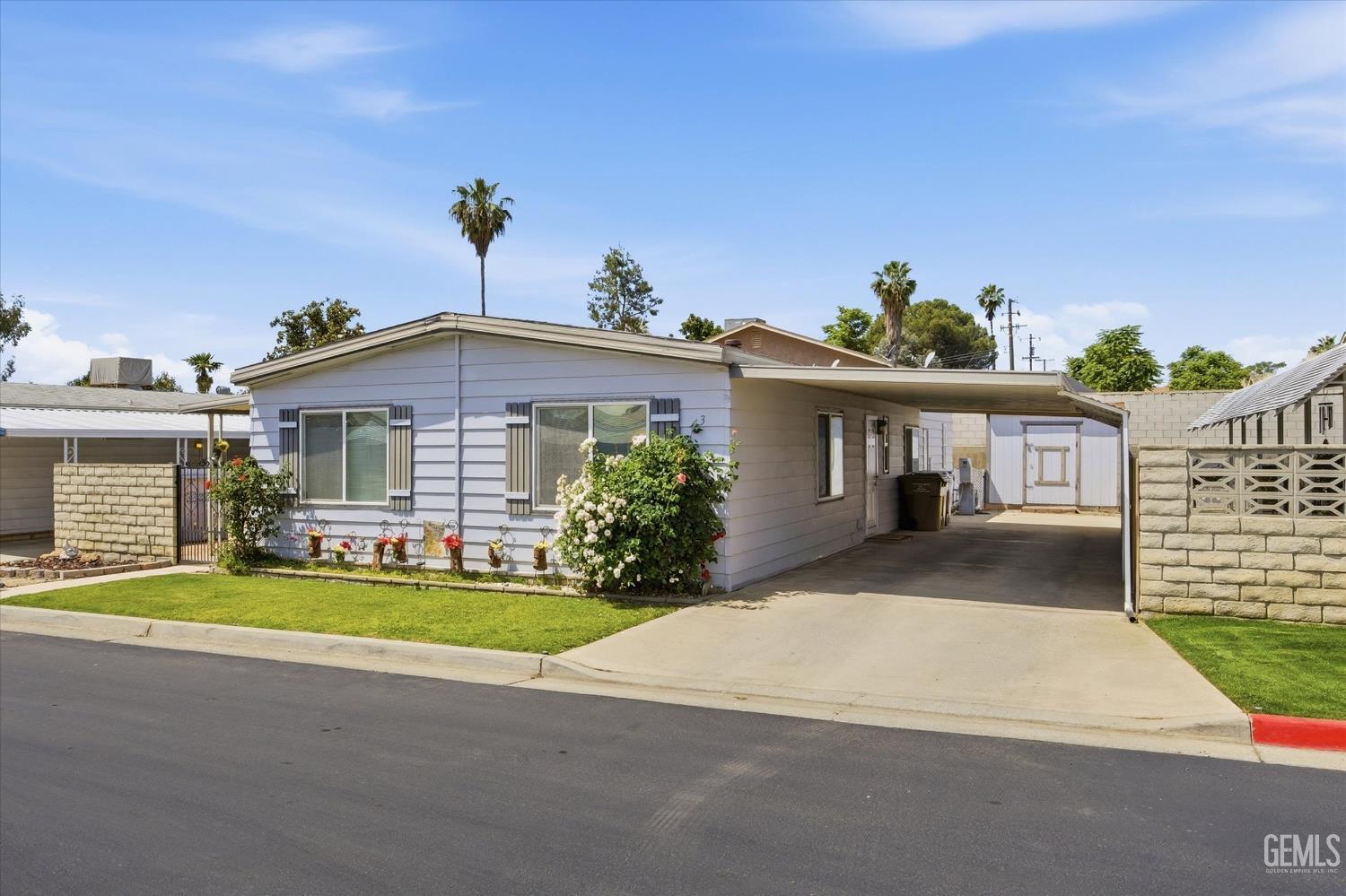 400 E Roberts Lane — photo 4