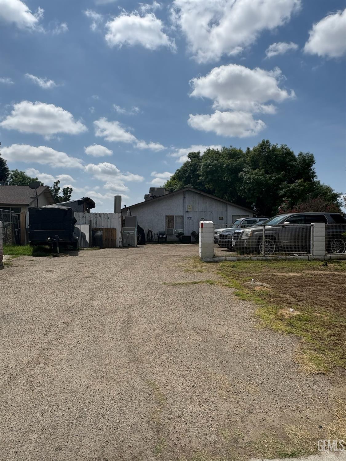 221 Universe Avenue — photo 3