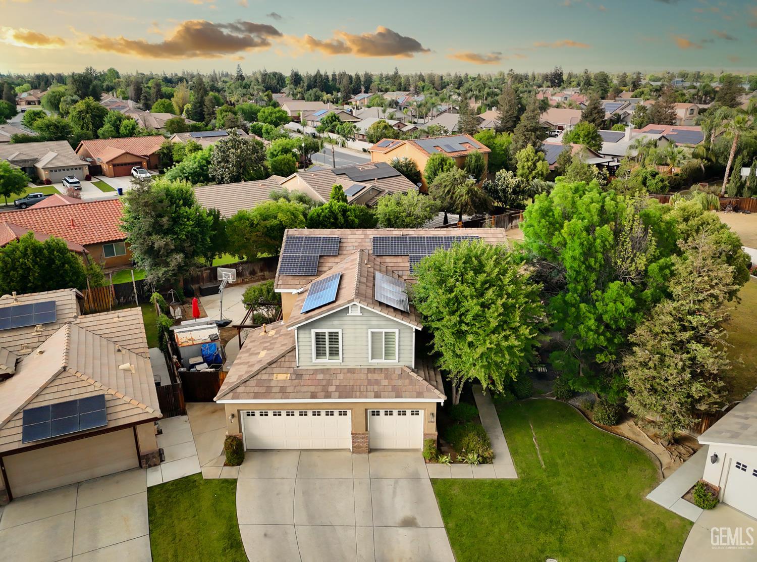 12106 Fairburn Way — photo 4