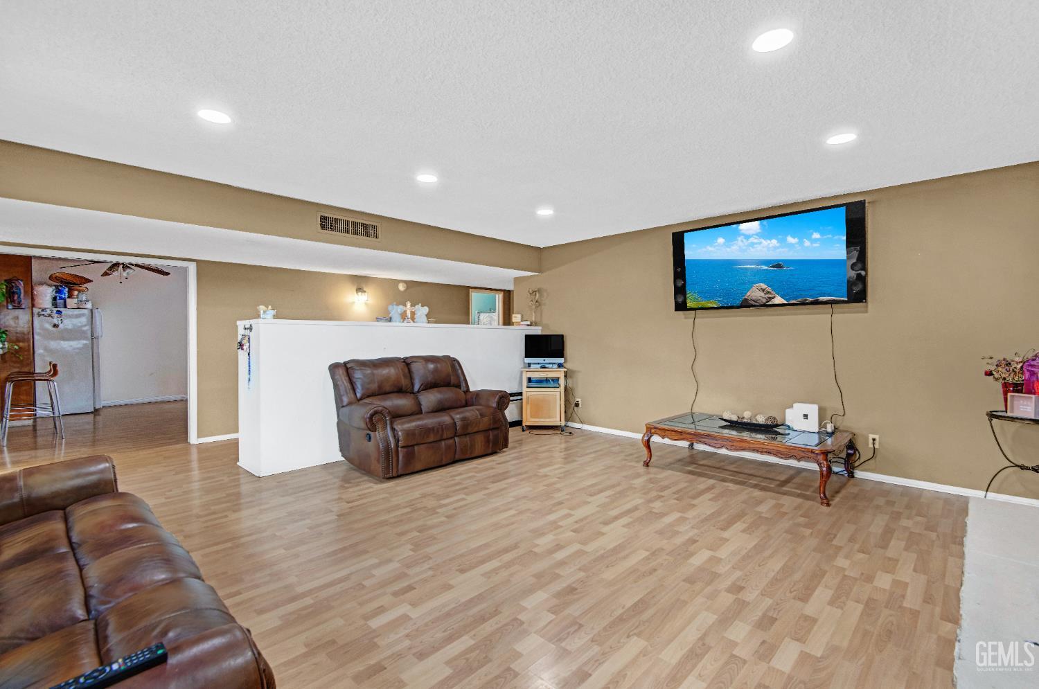 2931 Crest Drive — photo 15