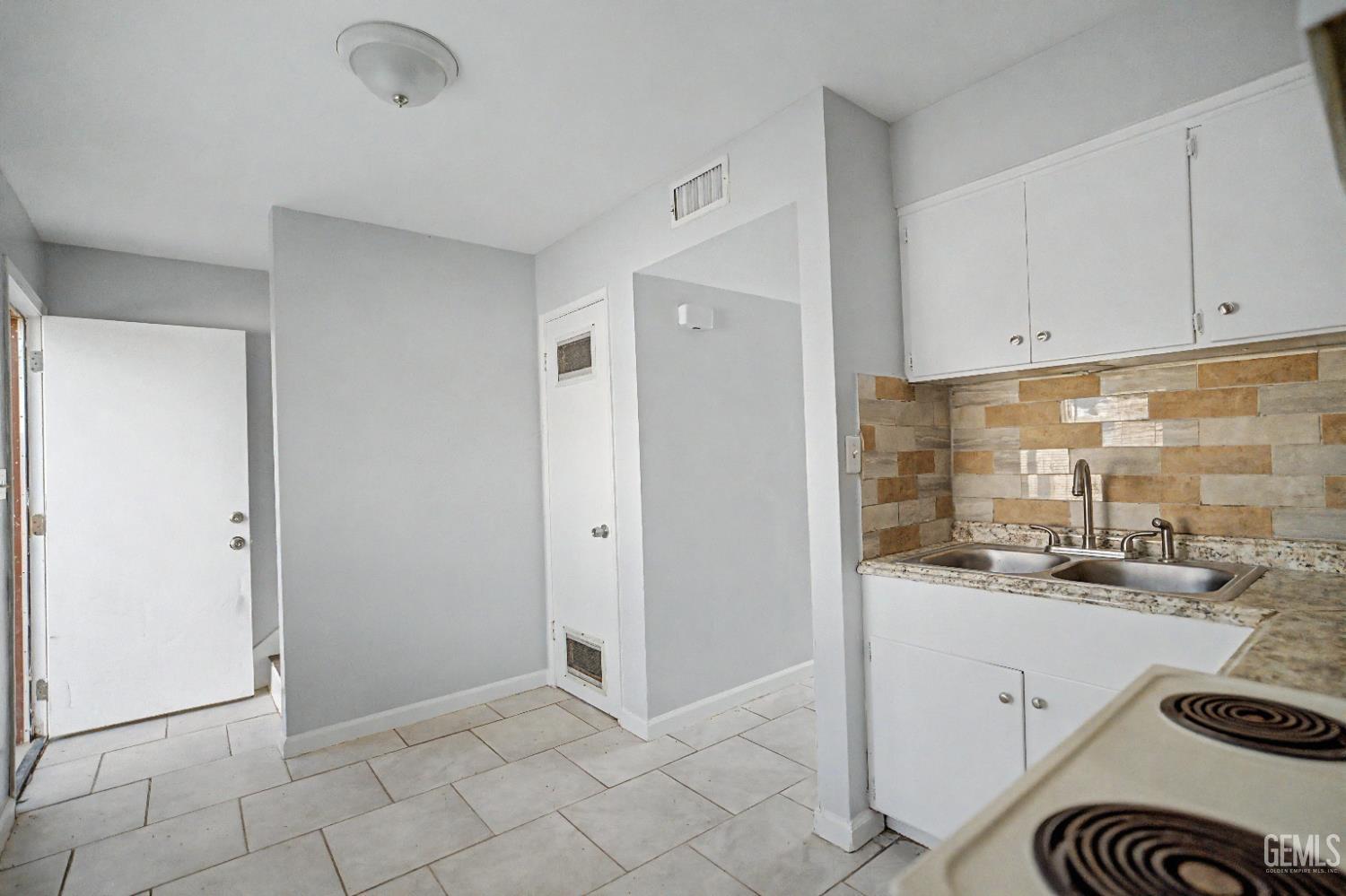 132 Warren Avenue — photo 8