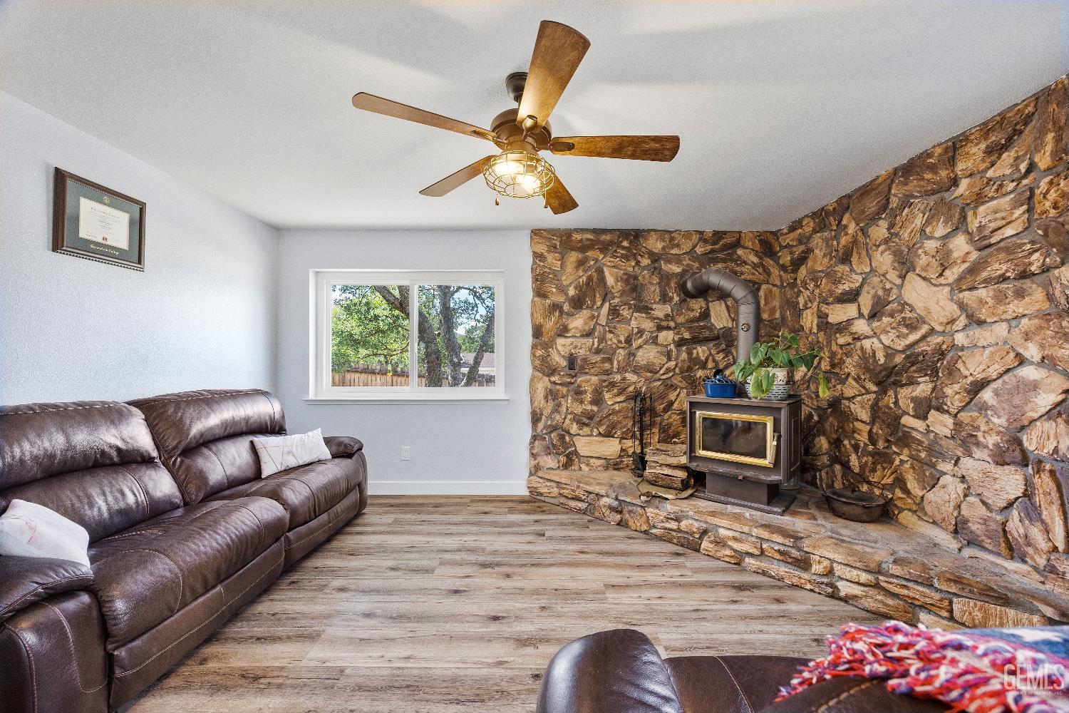 22810 Tom Court — photo 8