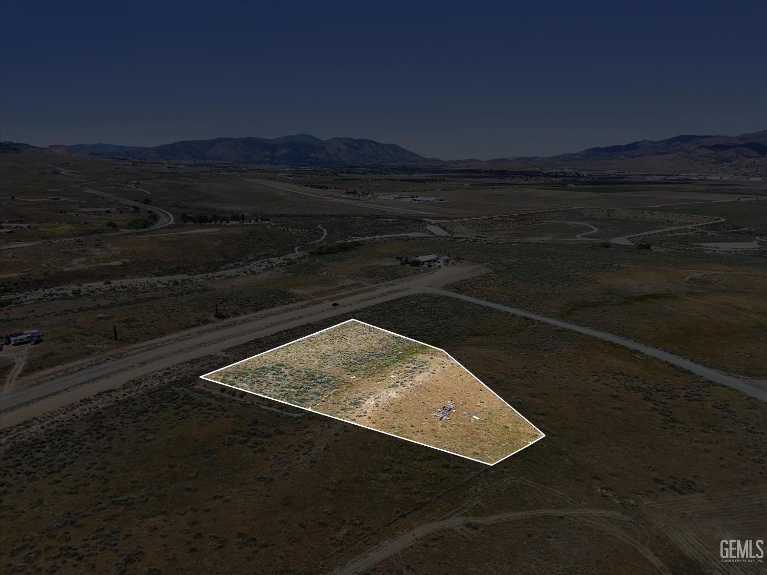 Summers Dr — photo 3