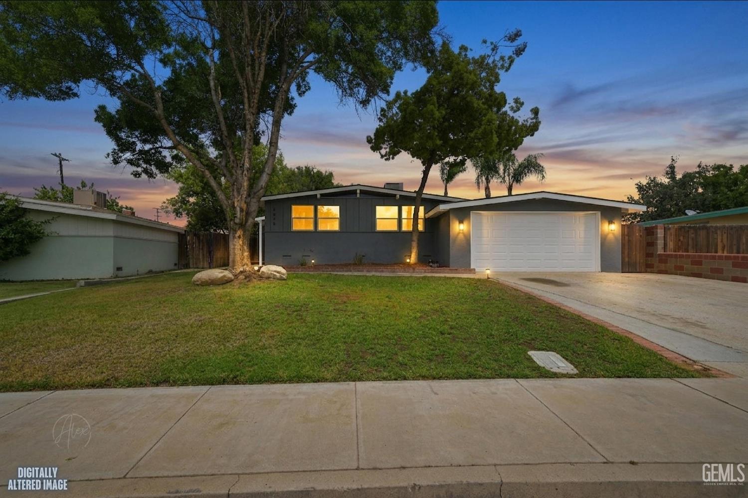 3025 Peerless Avenue