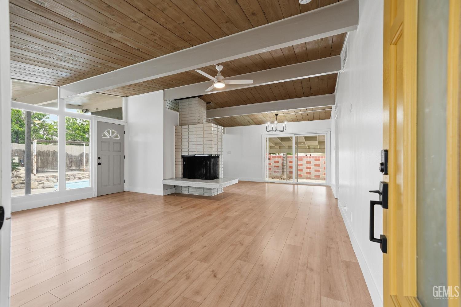 3025 Peerless Avenue — photo 5