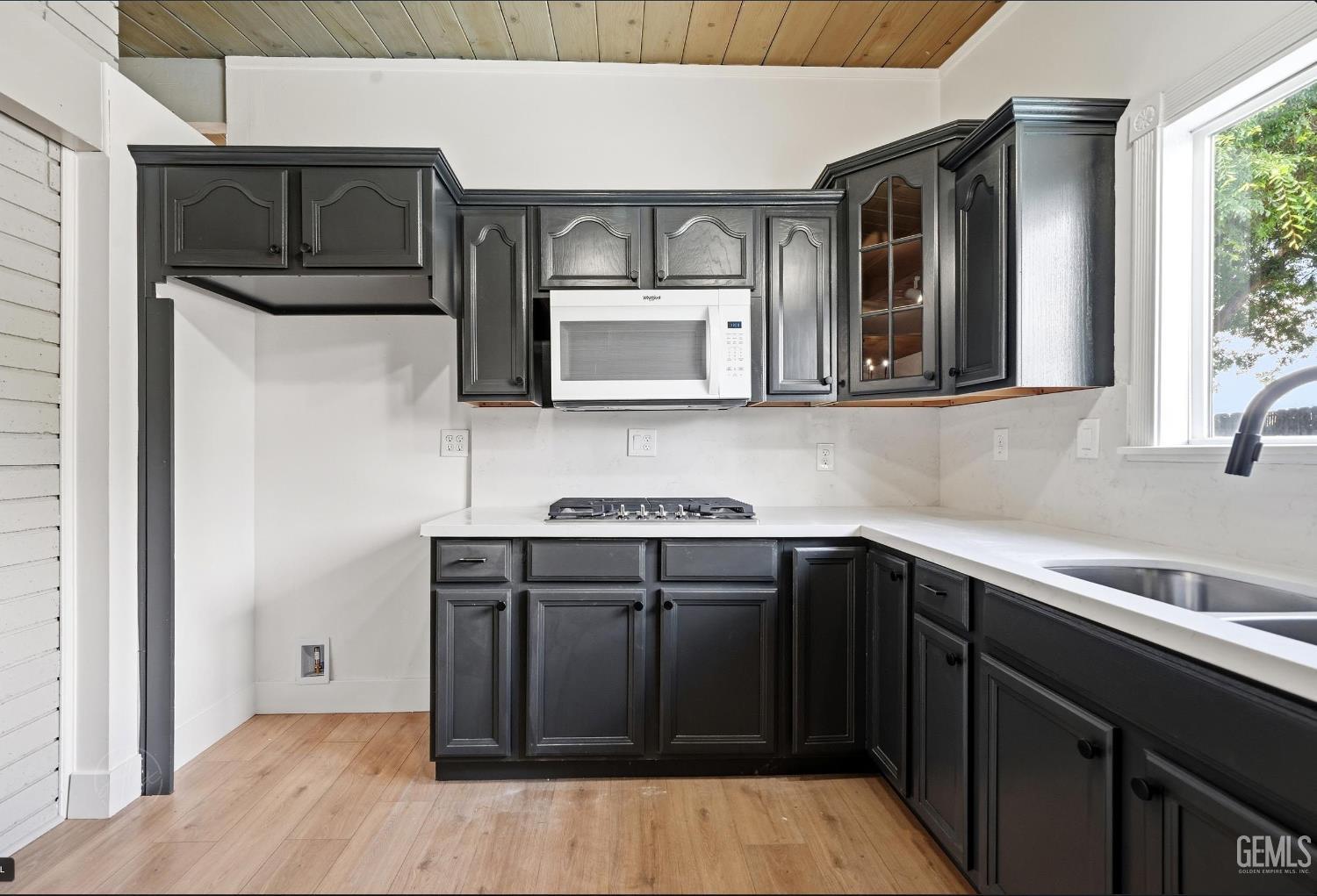 3025 Peerless Avenue — photo 8