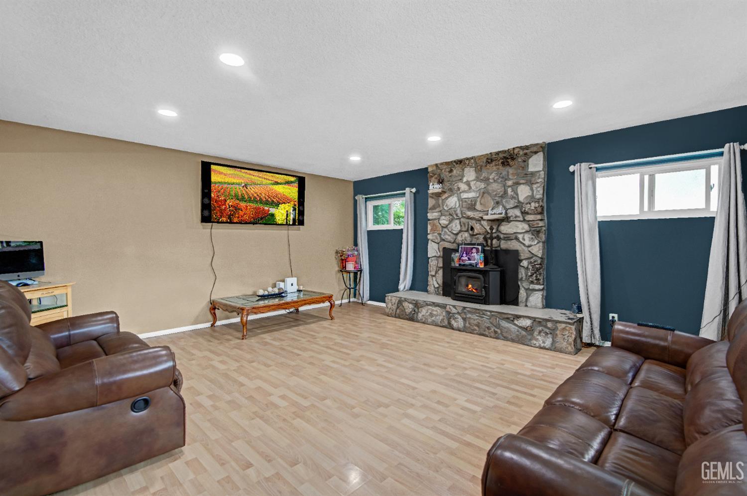2931 Crest Drive — photo 14