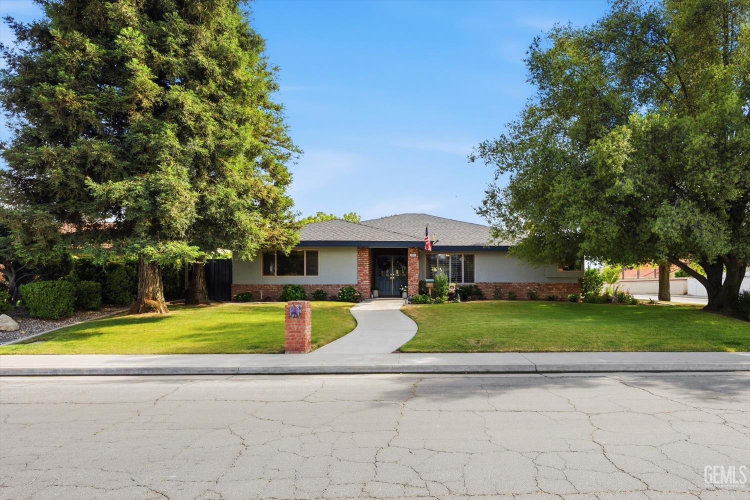 7625 Weldon Avenue — photo 5