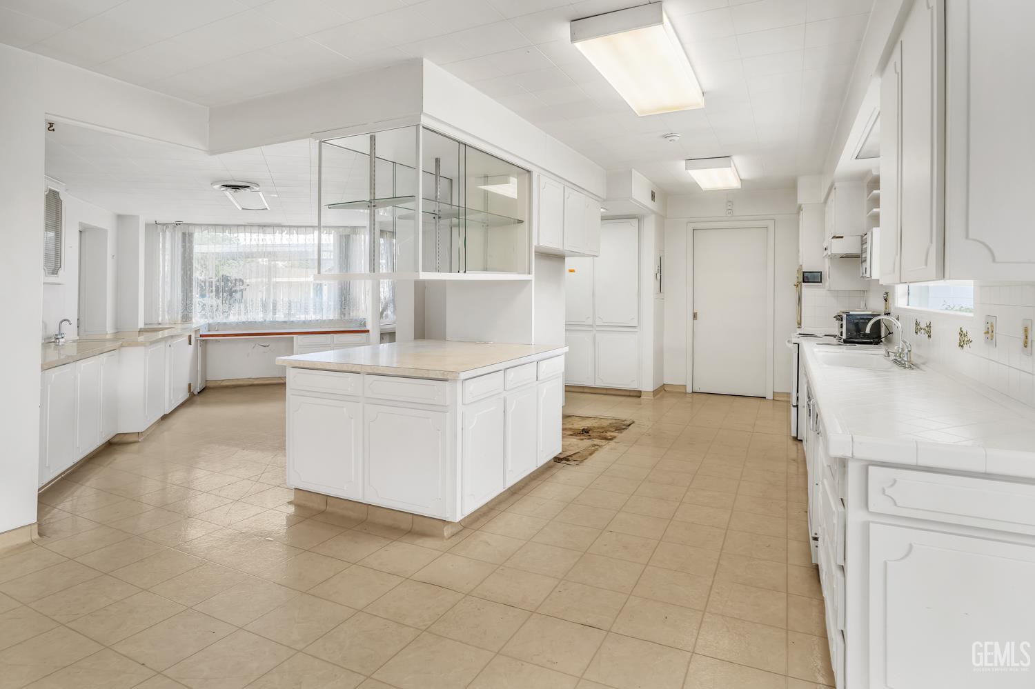 1942 Terrace Way — photo 32