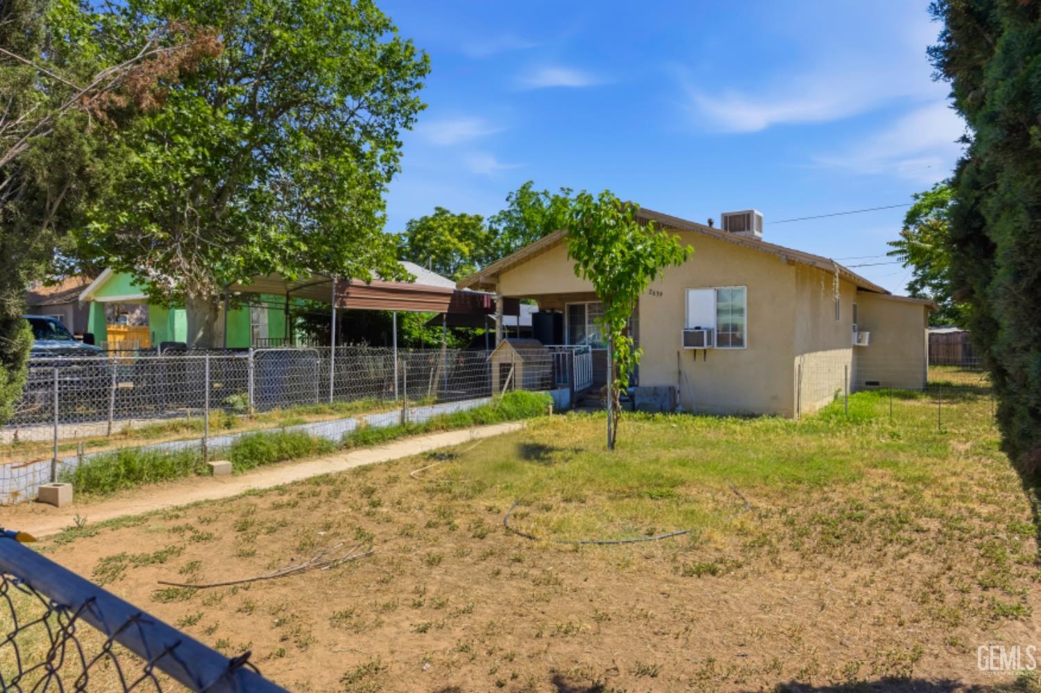 2639 Center — photo 4