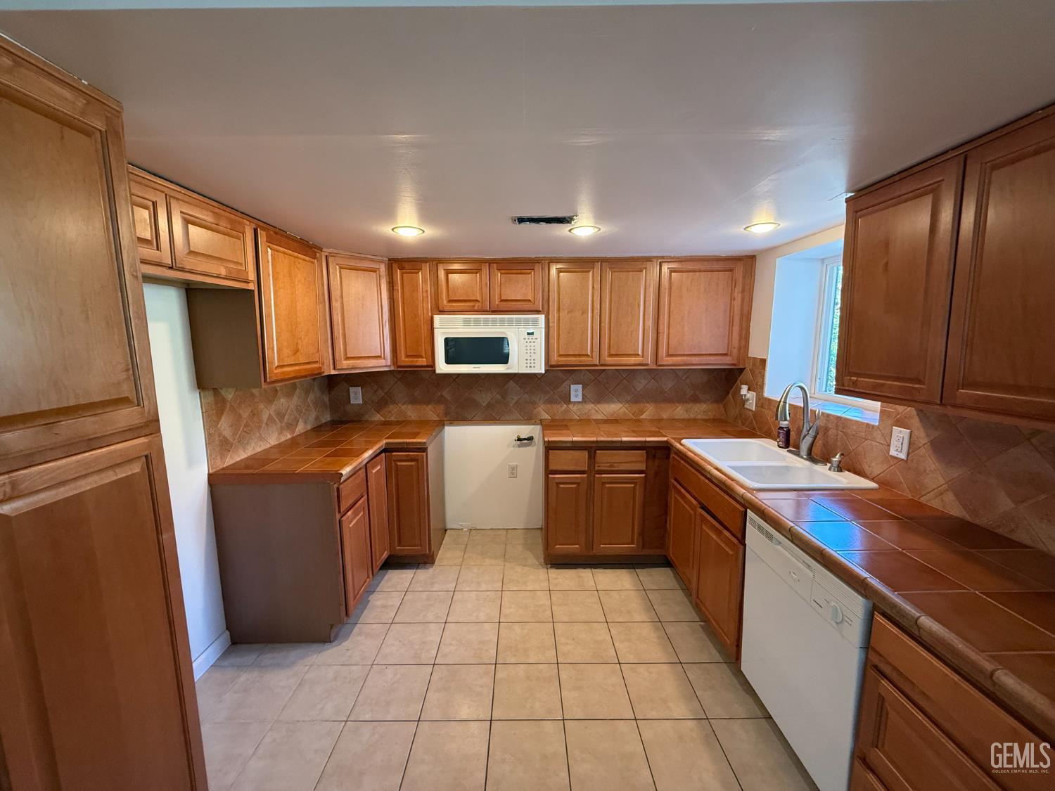 709 Castaic Avenue — photo 4