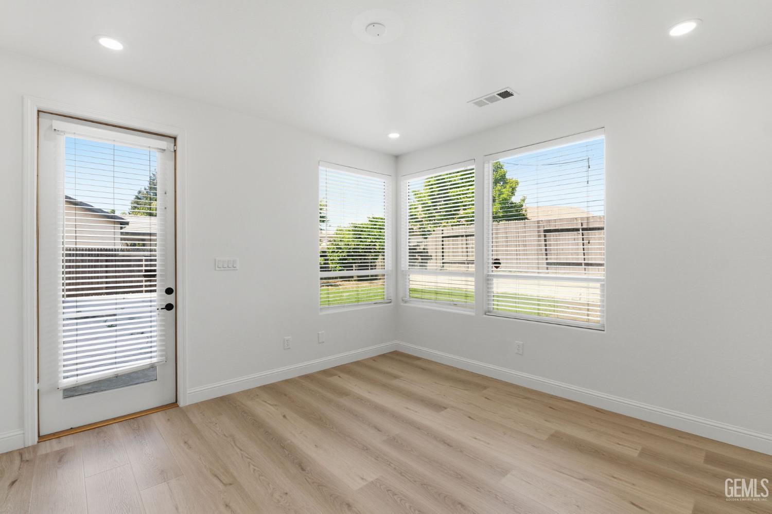 5118 Vista Del Mar Avenue — photo 46