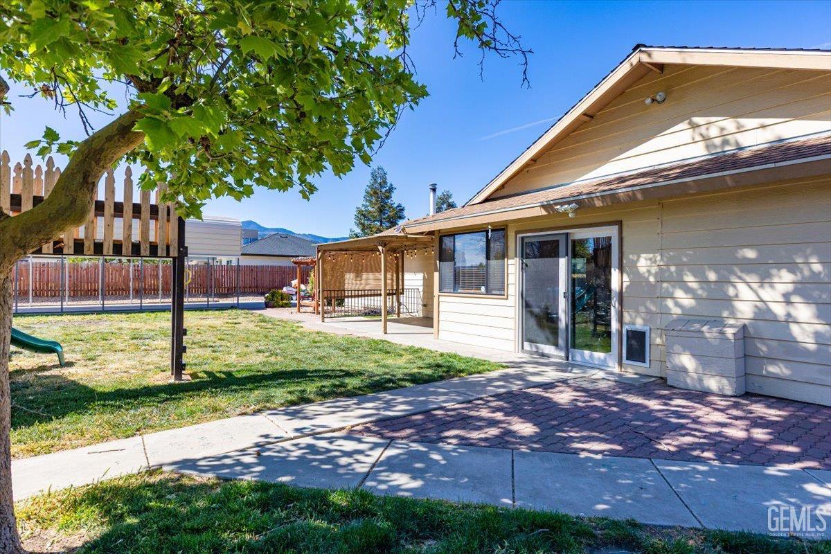 22020 Westwood Boulevard — photo 31