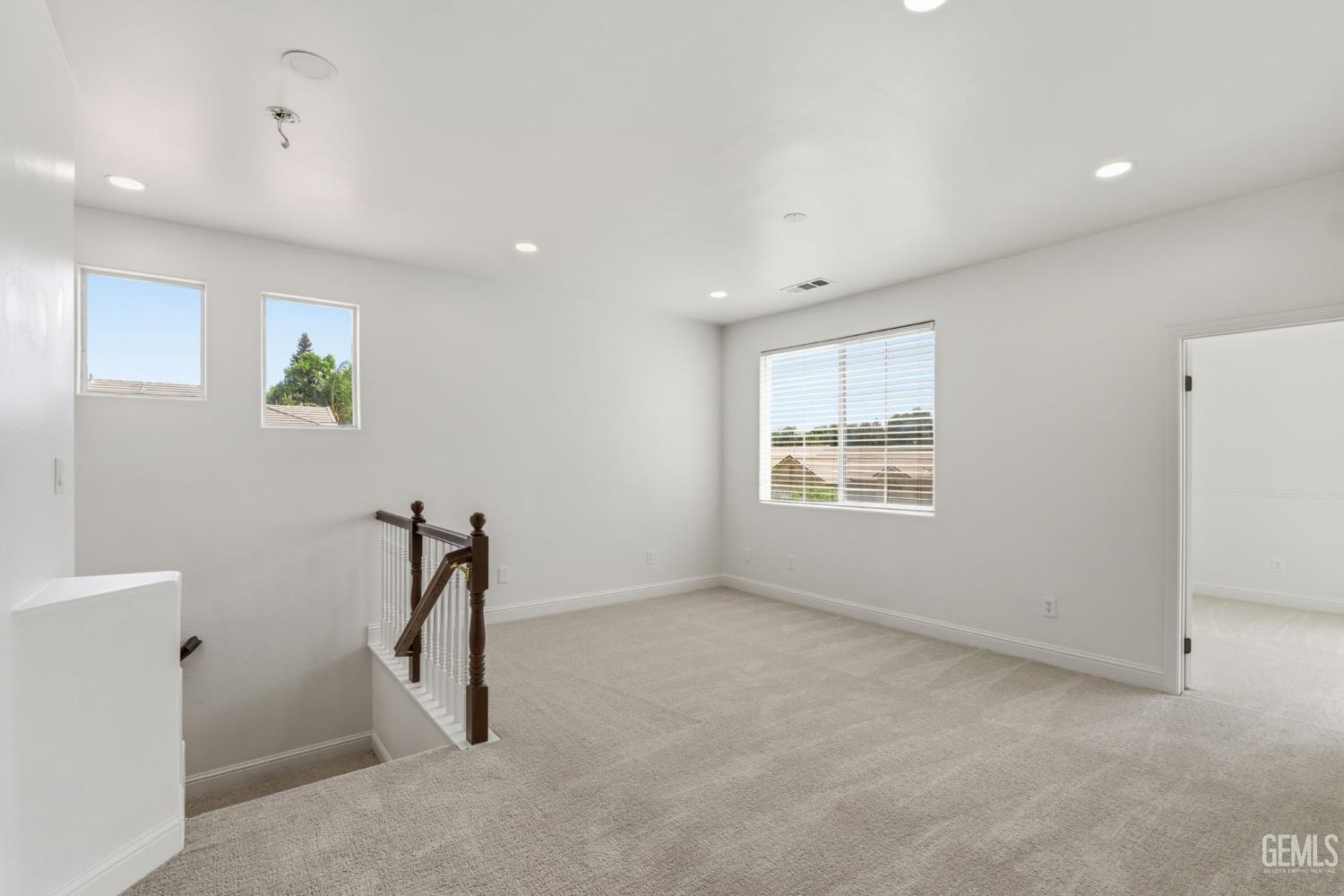 5118 Vista Del Mar Avenue — photo 32