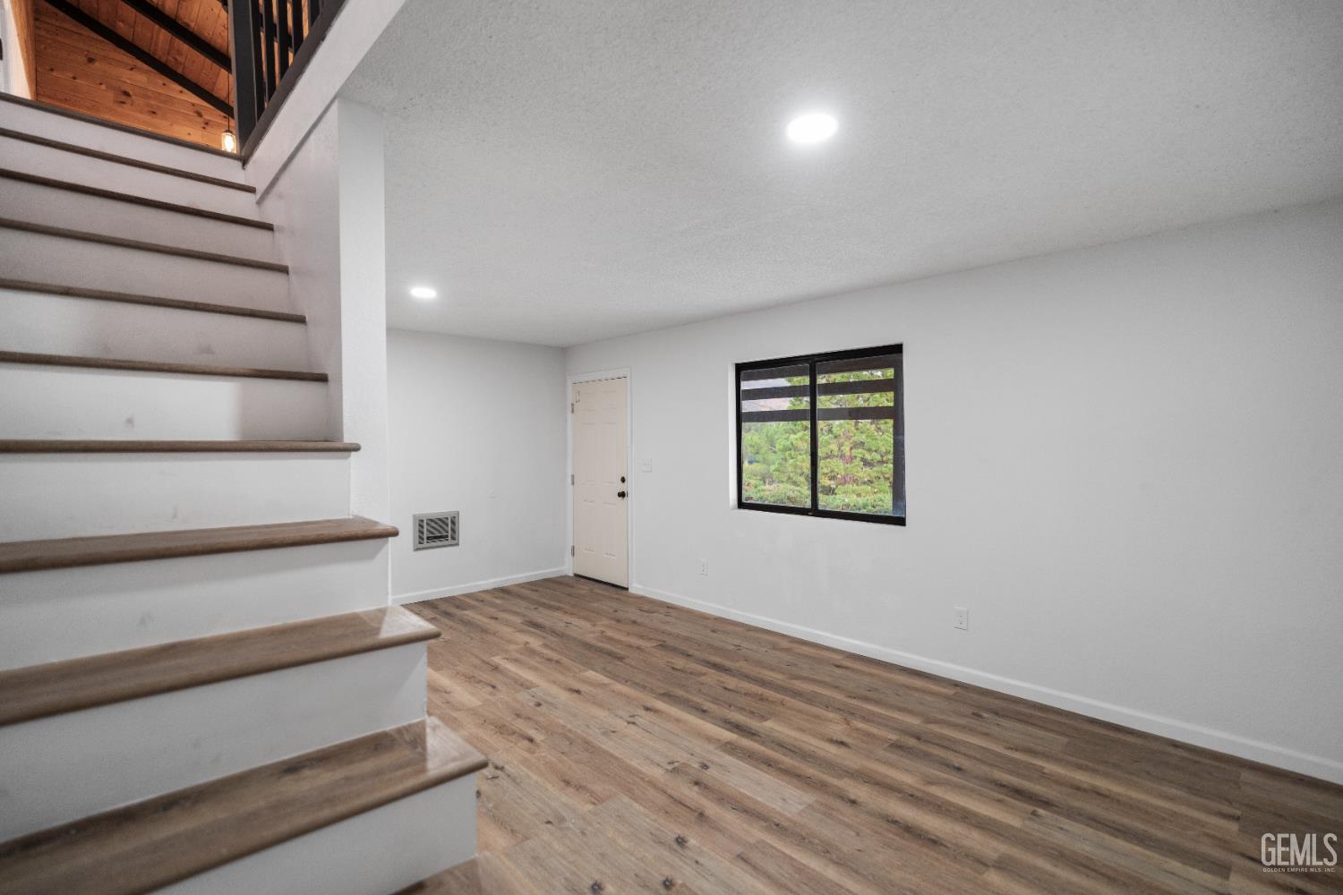 24501 Pueblo Court — photo 37