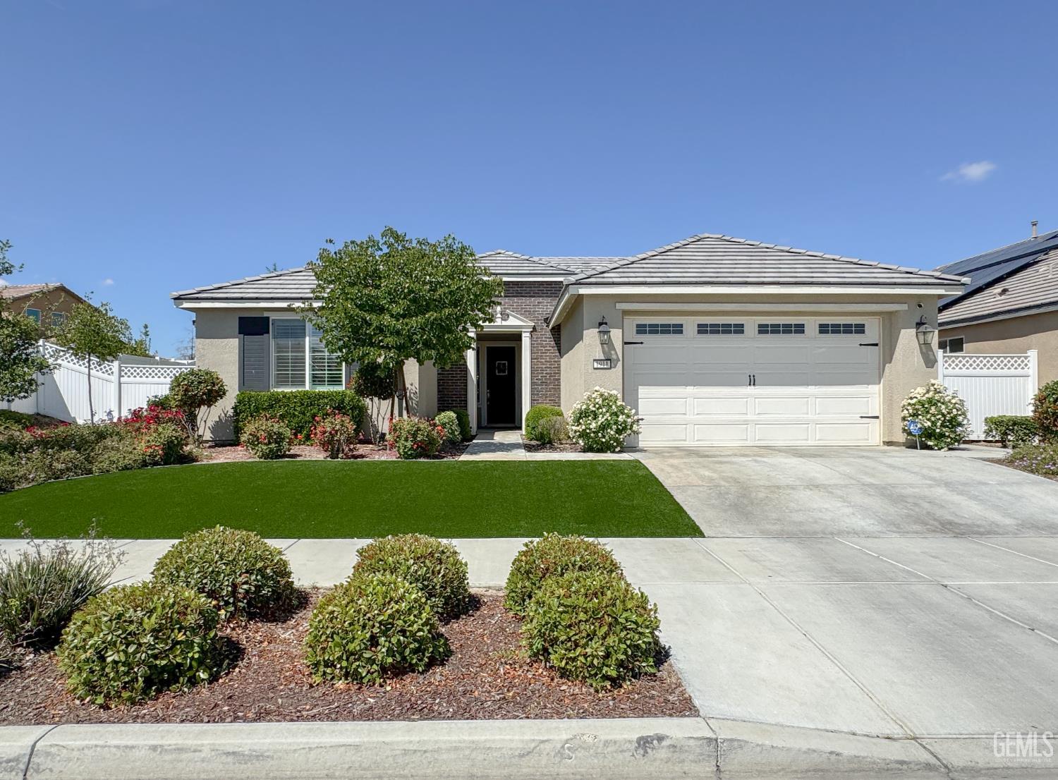 1911 Highgate Greens Drive — photo 3