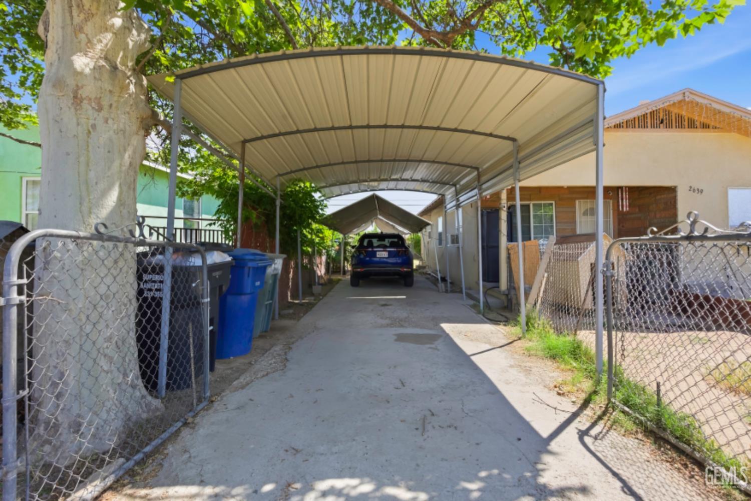 2639 Center — photo 5