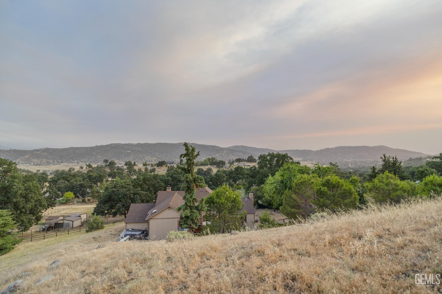 24501 Pueblo Court — photo 58
