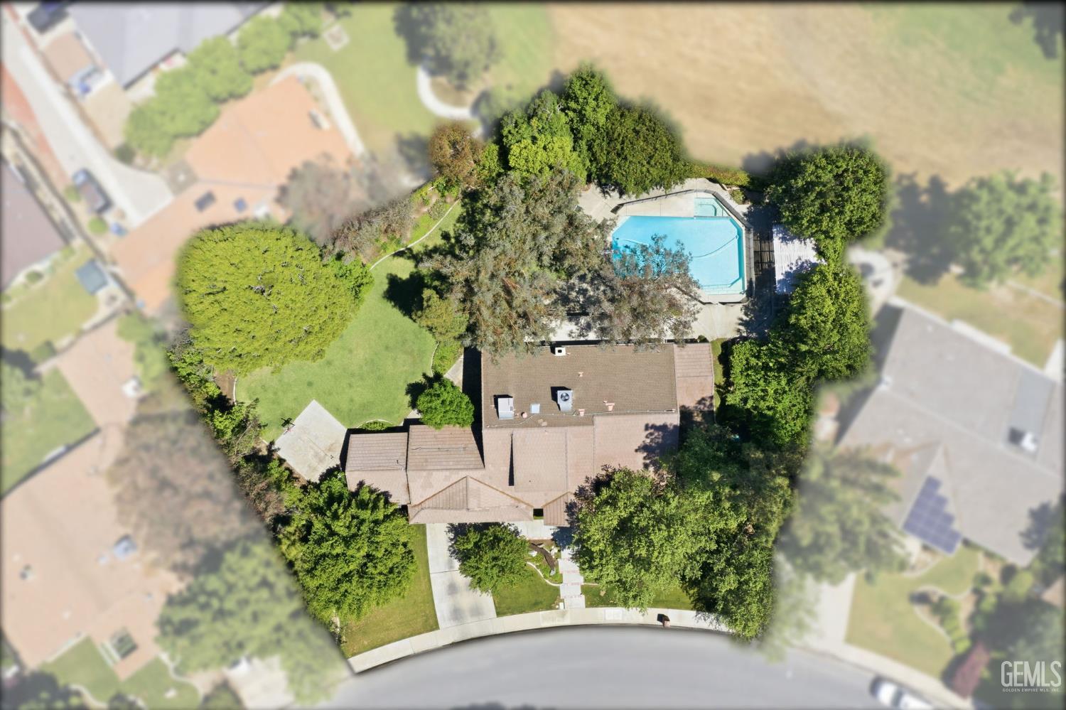 1220 Club View Drive — photo 2