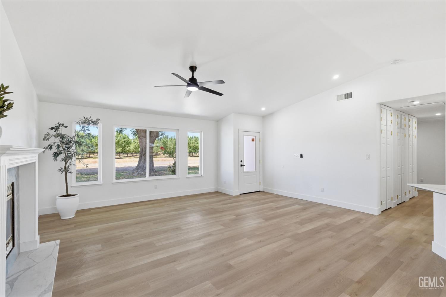 29991 Riverside Street — photo 18